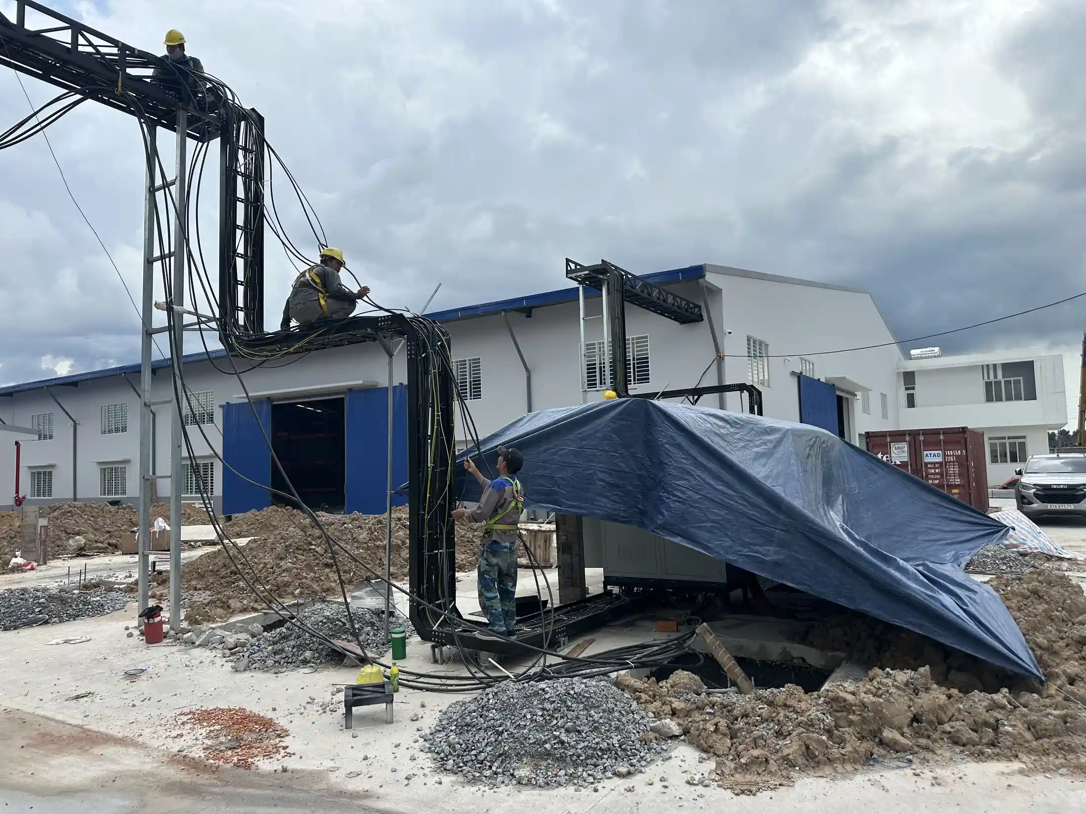 tiêu chí đánh giá chất lượng nhà thầu điện công nghiệp tại nhà xưởng