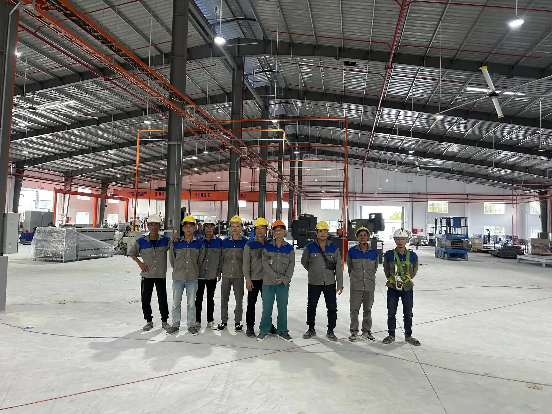 Kiểm tra hồ sơ theo tiêu chí chất lượng điện xưởng may