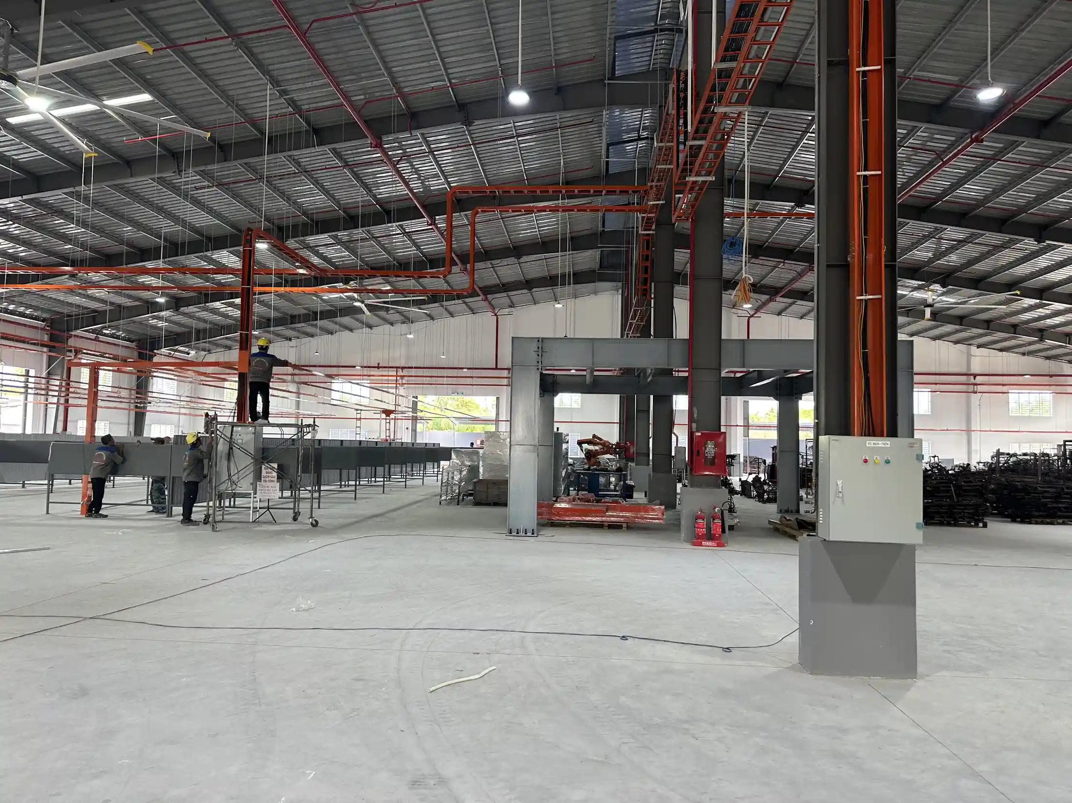 Ảnh minh họa mặt bằng sản xuất cần quản lý khi thay đổi thiết bị.