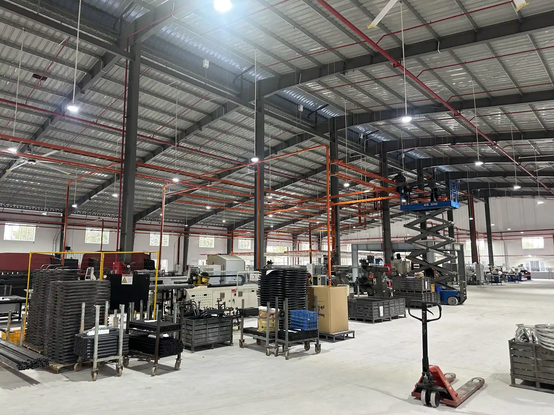 Hệ thống điện cho xưởng sản xuất có máy móc