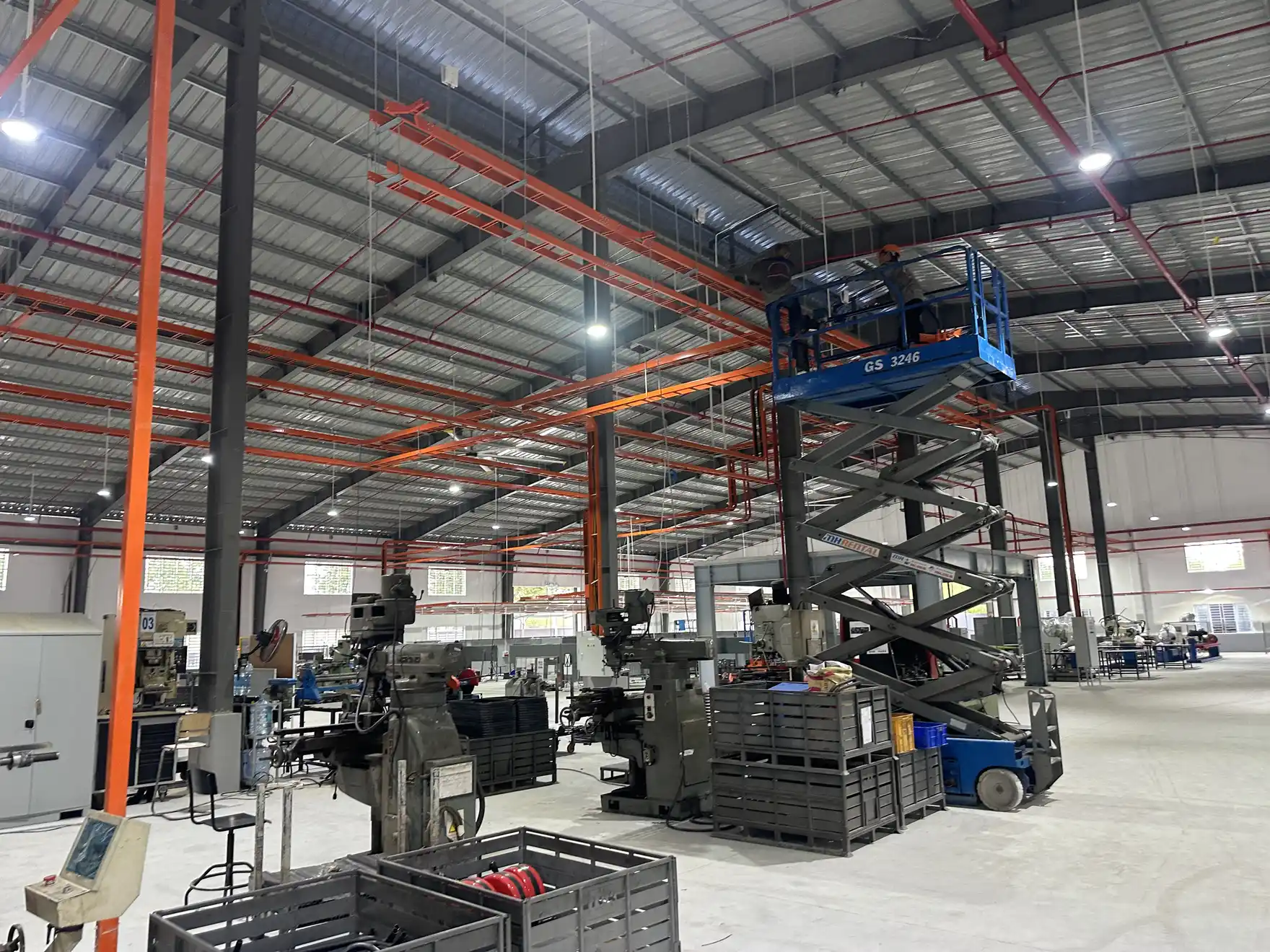 Khảo sát không gian nhà xưởng để lập tiến độ