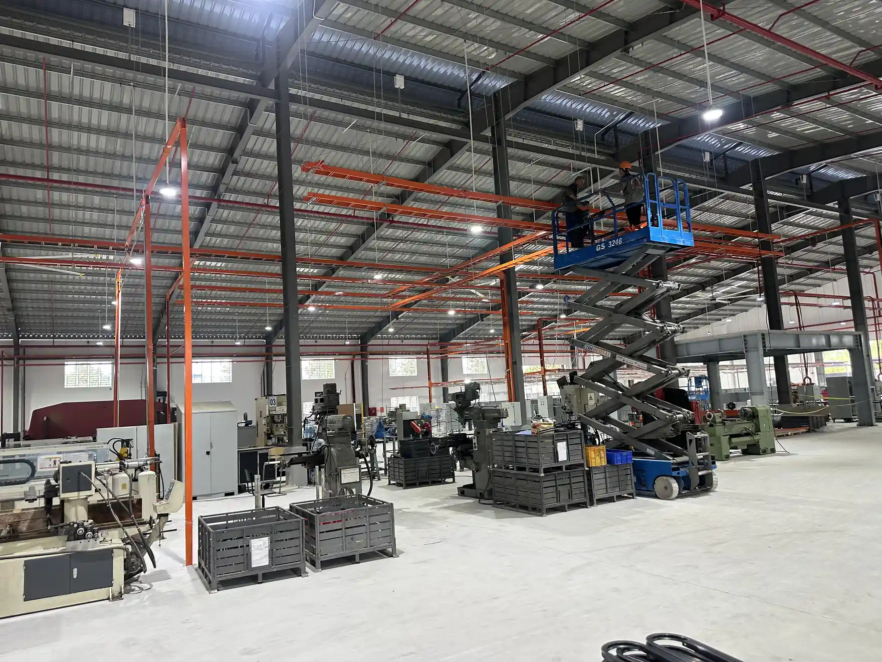 Hệ thống điện cho xưởng cơ khí có máy móc sản xuất
