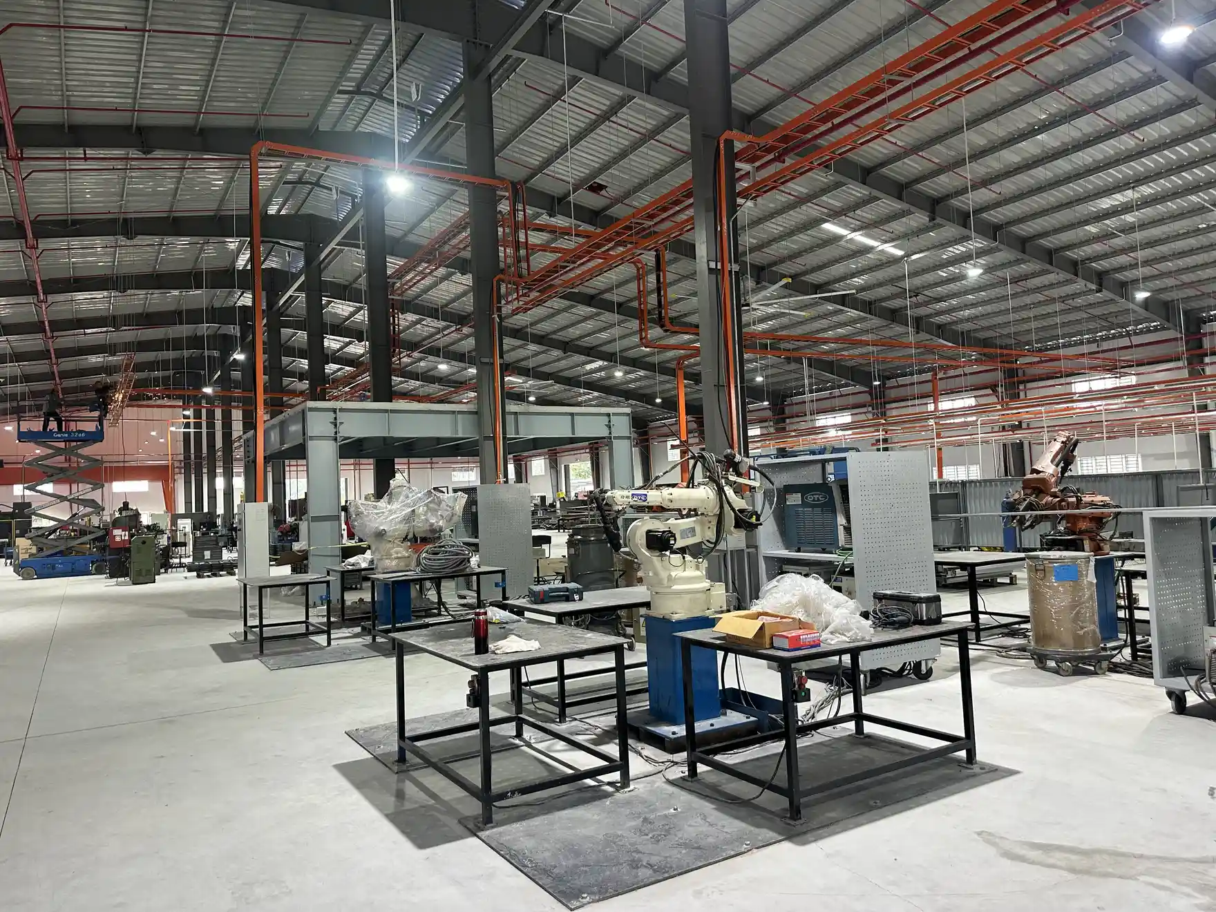 Giám sát lắp đặt tủ điện và máng cáp