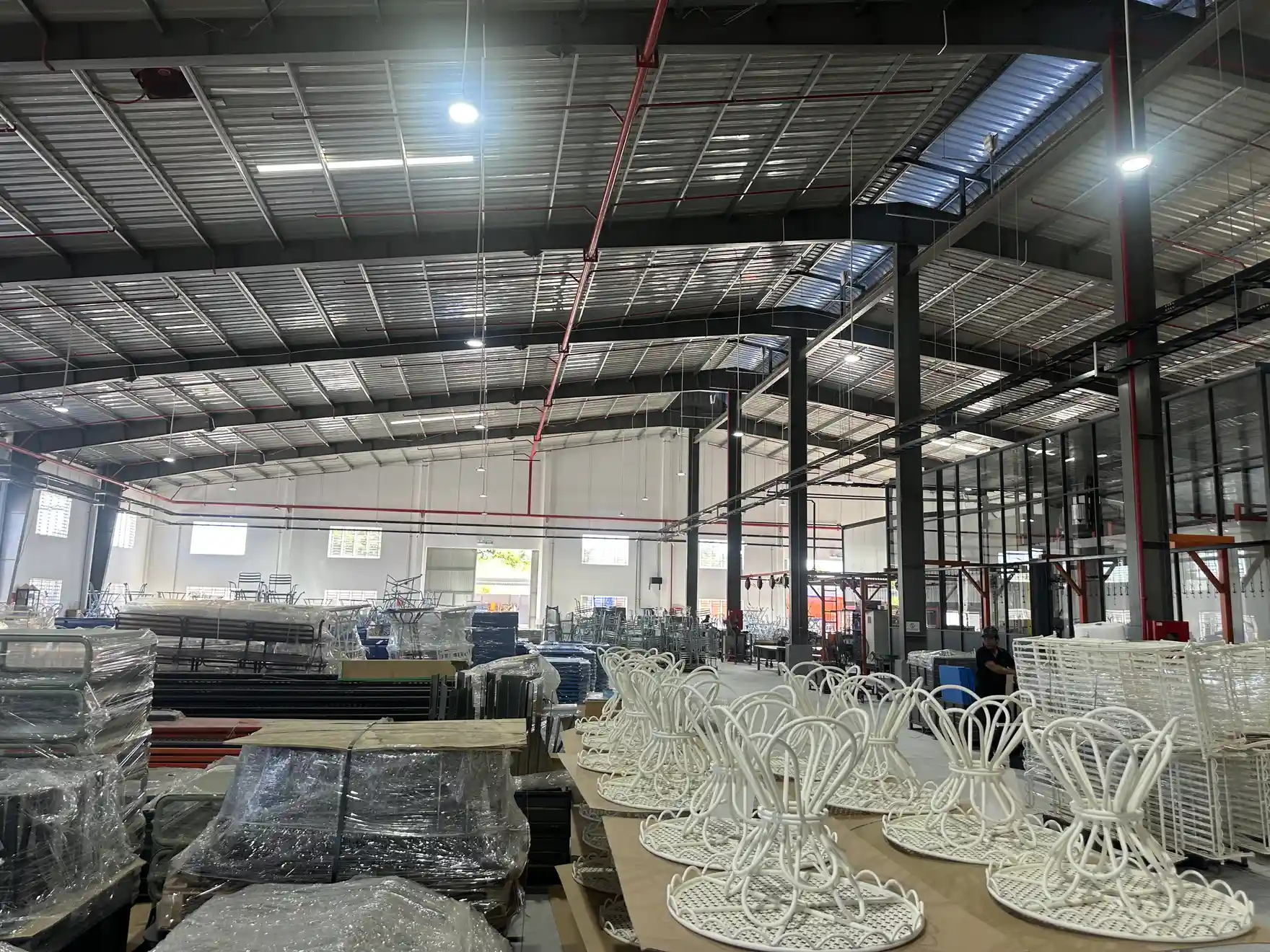 Vật tư và hoạt động sản xuất là các yếu tố cần đưa vào đánh giá rủi ro khảo sát.
