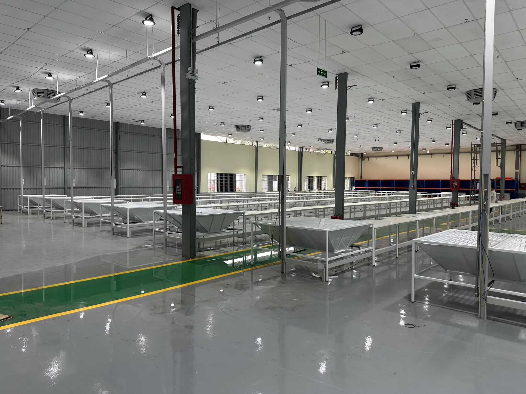 Thi công điện nhà xưởng khung thép sàn epoxy
