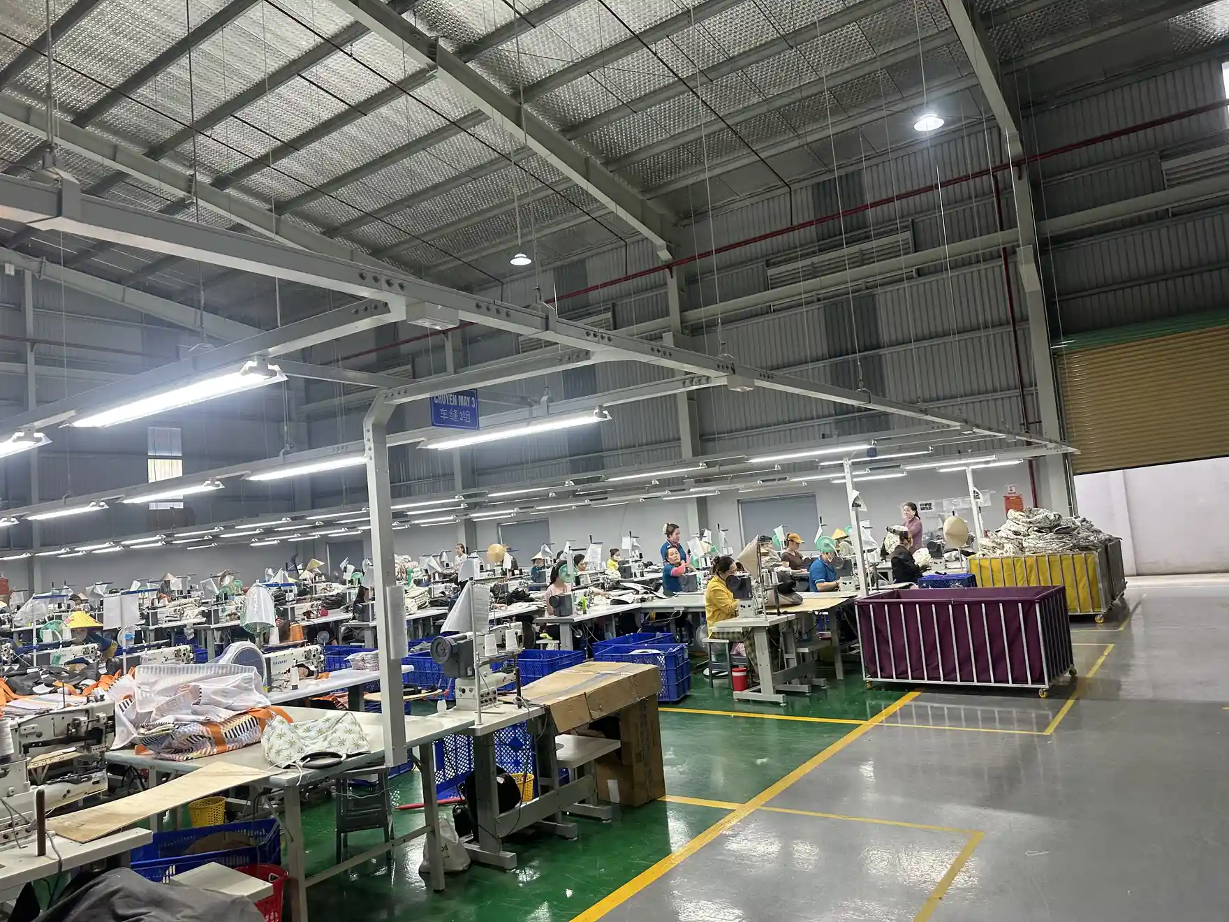 thời gian triển khai lắp đặt hệ thống điện nhà xưởng - Chia nhà xưởng thành khu vực tại hiện trường nhà xưởng.