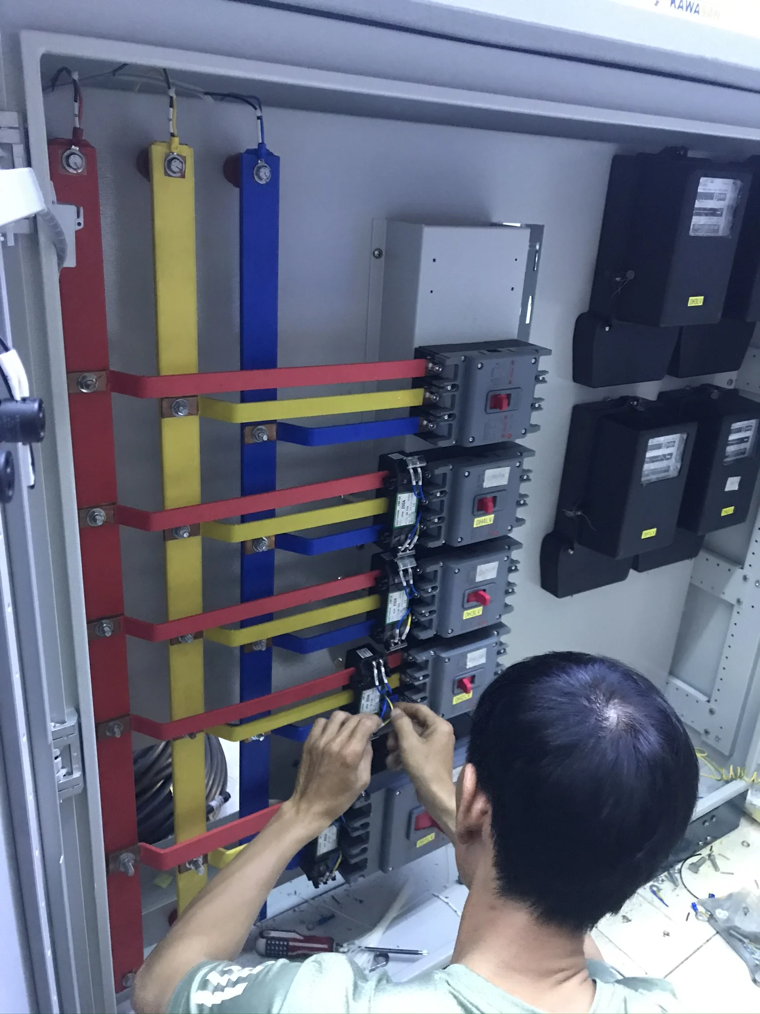 Kiểm soát năng suất tổ đội điện tại hiện trường