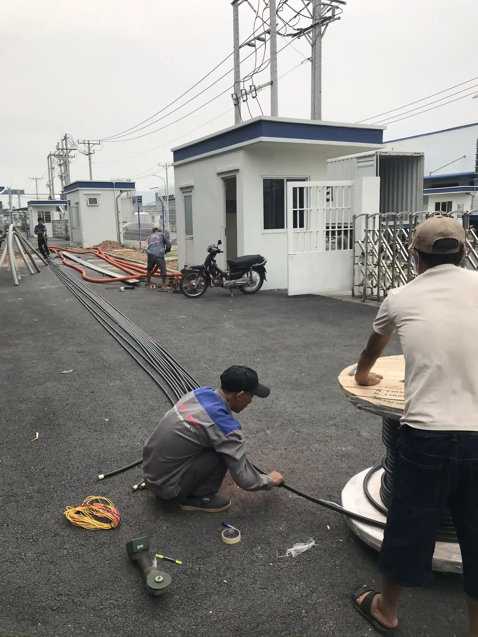 Phân loại mức độ ưu tiên trong punch list điện nhà xưởng
