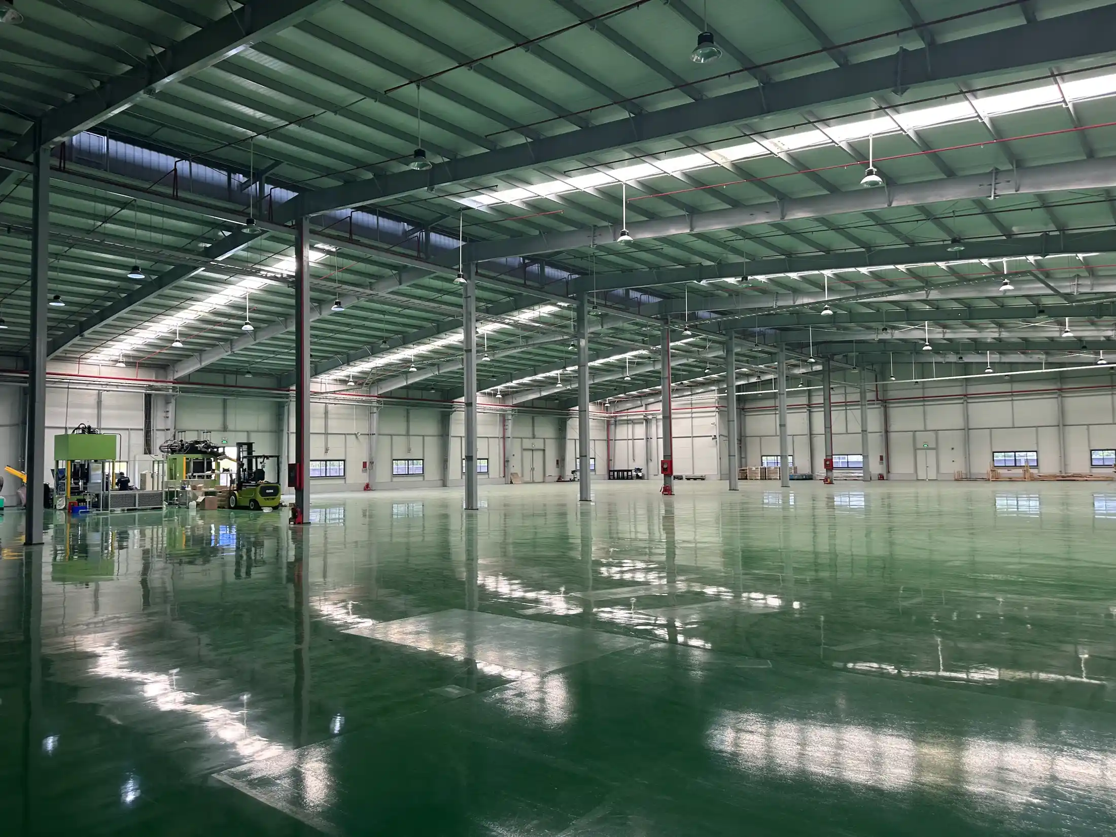 Kiểm tra thang máng và tuyến cáp điện