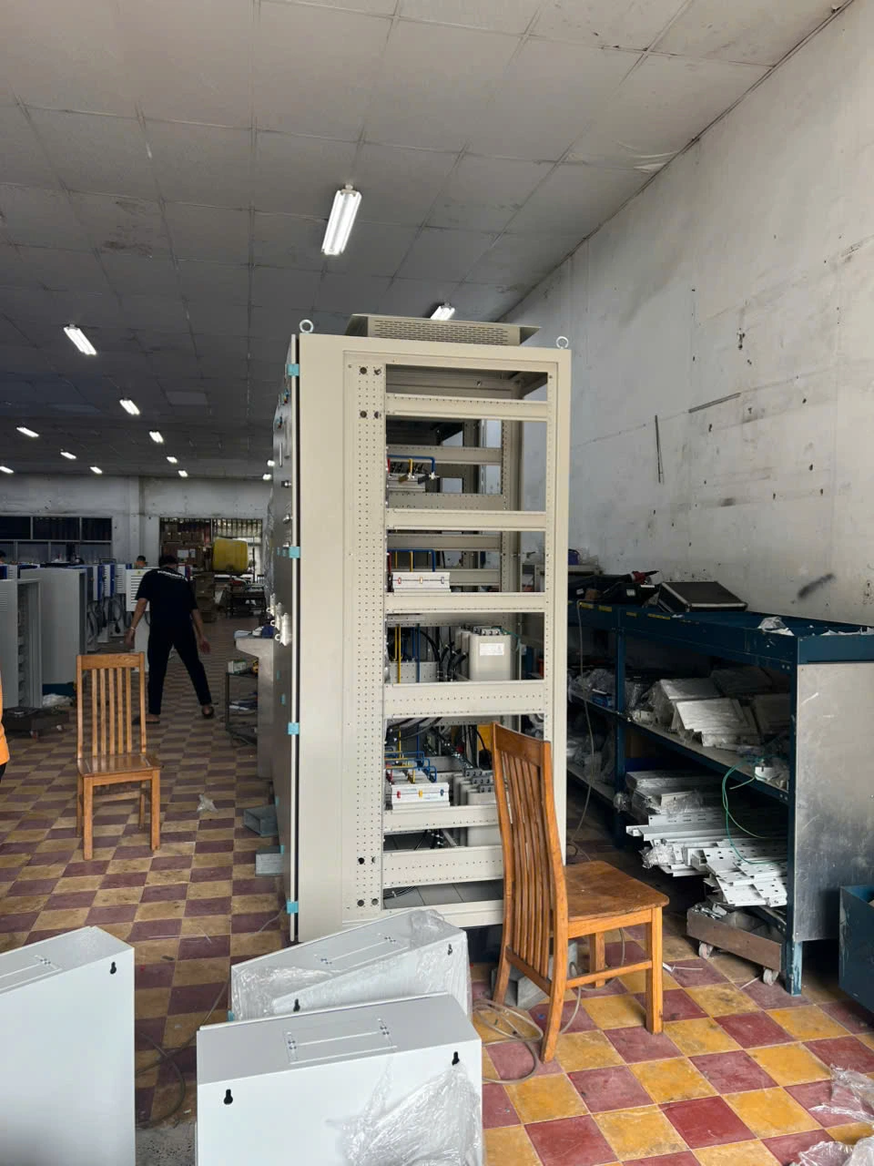 Kiểm soát tiến độ lắp đặt hệ thống điện