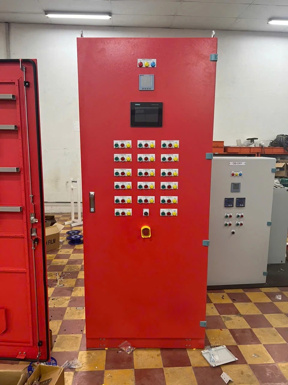 Tủ điều khiển phục vụ lập tiến độ thi công điện nhà xưởng